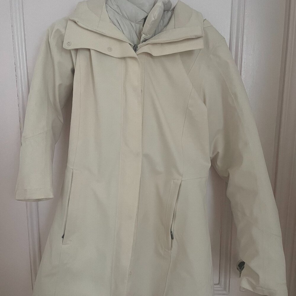 NWT Patagonia Tres Parka